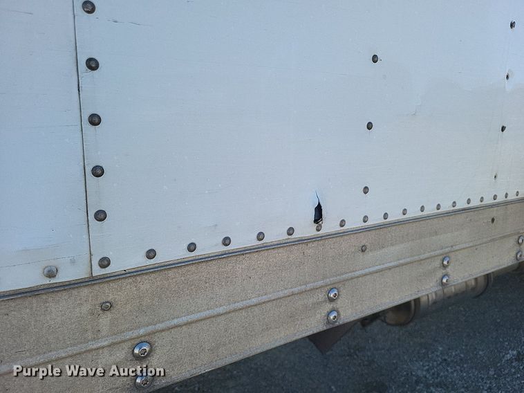 image for item EJ7913 2017 International 4300 box truck