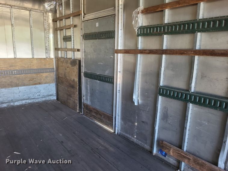 image for item EJ7913 2017 International 4300 box truck