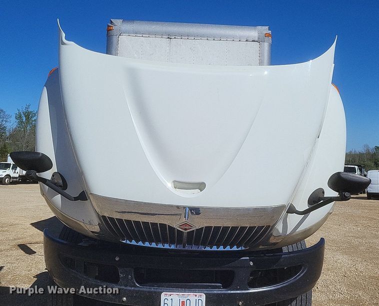 image for item EJ7913 2017 International 4300 box truck