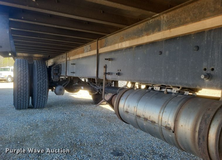 image for item EJ7913 2017 International 4300 box truck