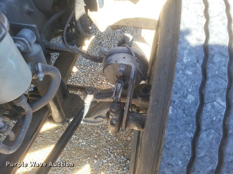 image for item EJ7913 2017 International 4300 box truck