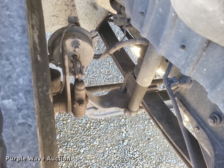 image for item EJ7913 2017 International 4300 box truck