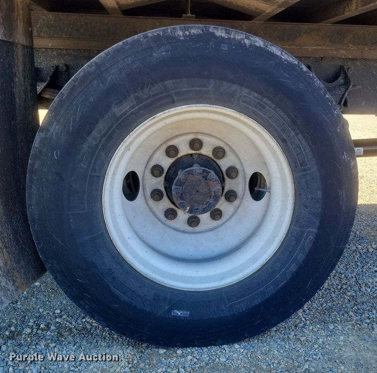 image for item EJ7913 2017 International 4300 box truck