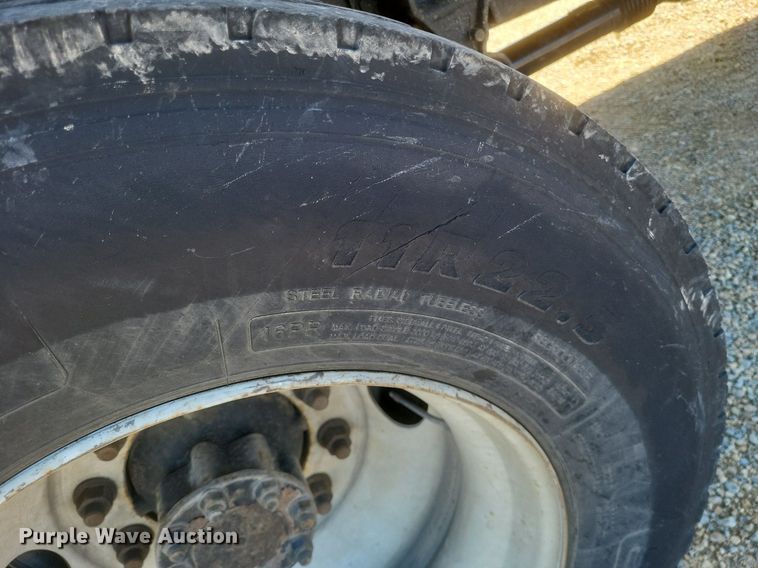 image for item EJ7913 2017 International 4300 box truck