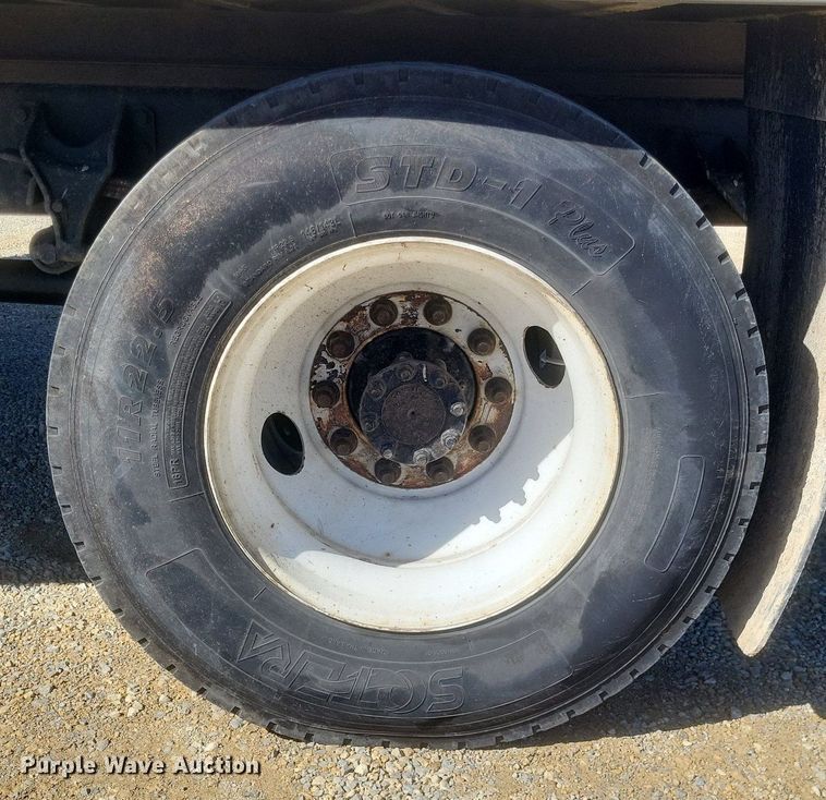 image for item EJ7913 2017 International 4300 box truck