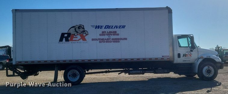image for item EJ7914 2017 International 4300 box truck