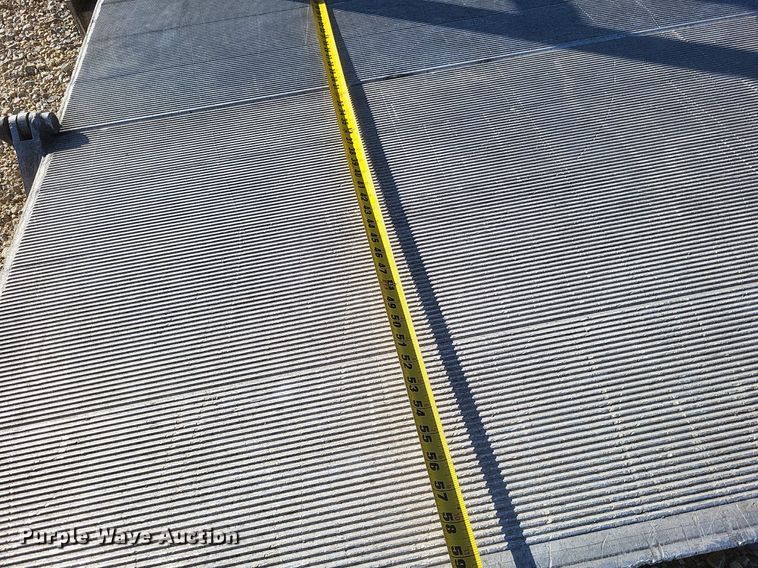 image for item EJ7914 2017 International 4300 box truck