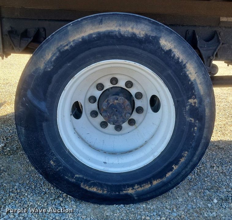 image for item EJ7914 2017 International 4300 box truck