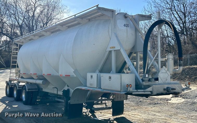image for item EK4156 1992 J&L Tank 99.0.149 pneumatic dry bulk trailer