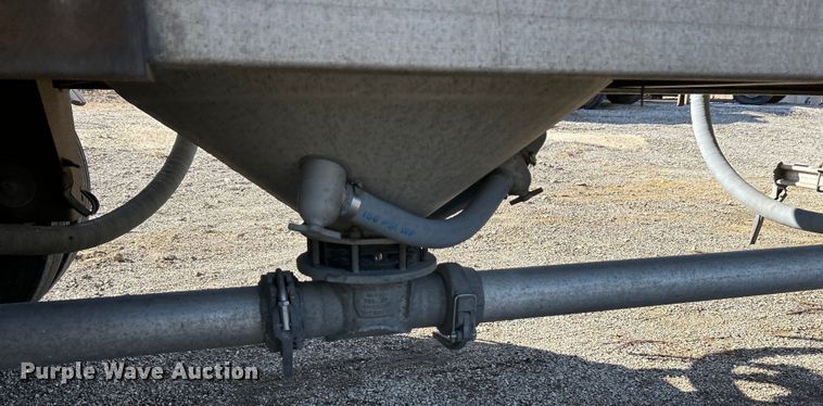 image for item EK4156 1992 J&L Tank 99.0.149 pneumatic dry bulk trailer