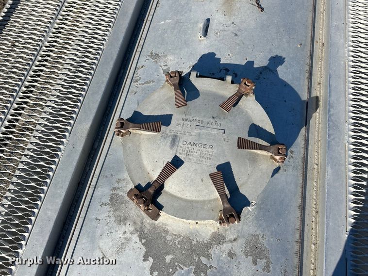 image for item EK4156 1992 J&L Tank 99.0.149 pneumatic dry bulk trailer