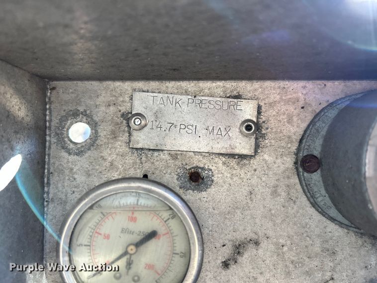 image for item EK4156 1992 J&L Tank 99.0.149 pneumatic dry bulk trailer