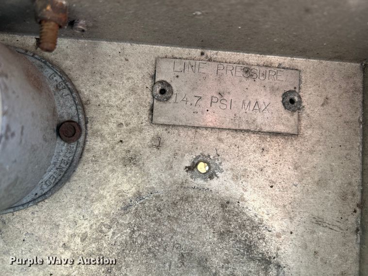 image for item EK4156 1992 J&L Tank 99.0.149 pneumatic dry bulk trailer