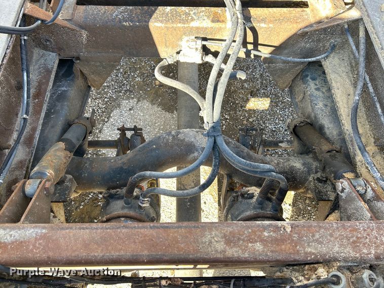 image for item EK4156 1992 J&L Tank 99.0.149 pneumatic dry bulk trailer