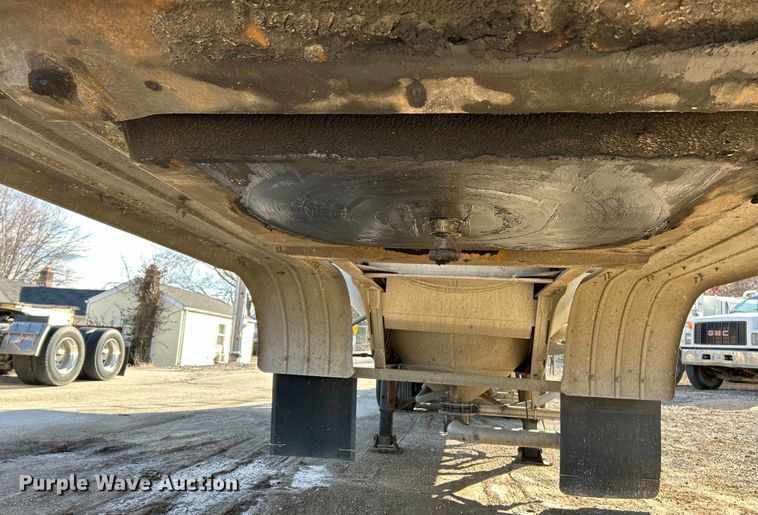 image for item EK4156 1992 J&L Tank 99.0.149 pneumatic dry bulk trailer