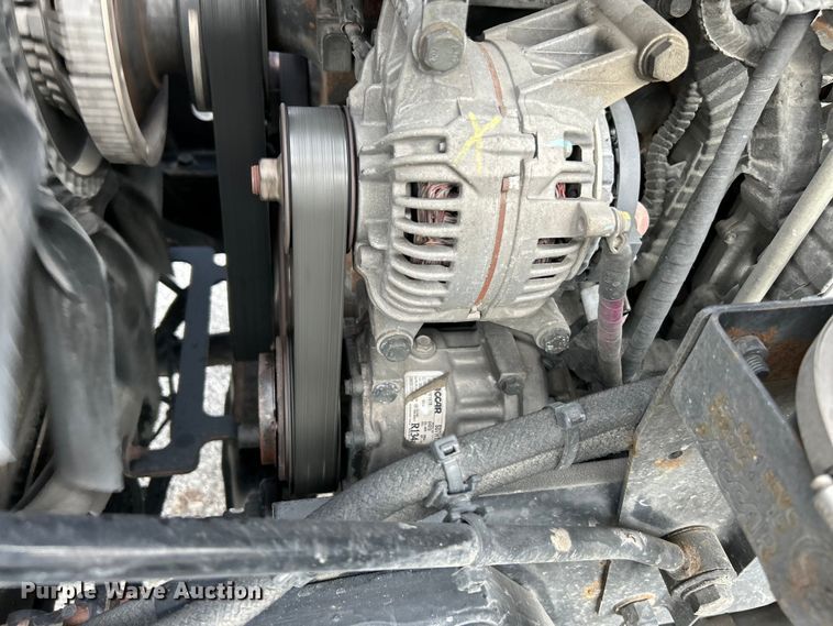 image for item EK4157 2017 Peterbilt 579 semi truck