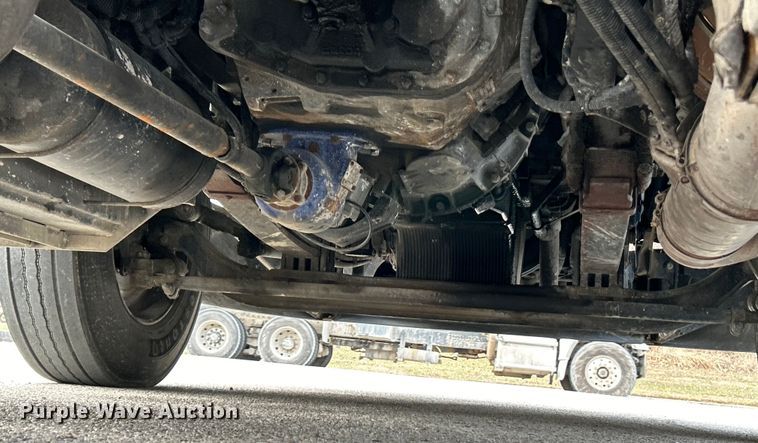 image for item EK4157 2017 Peterbilt 579 semi truck