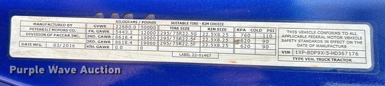 image for item EK4157 2017 Peterbilt 579 semi truck