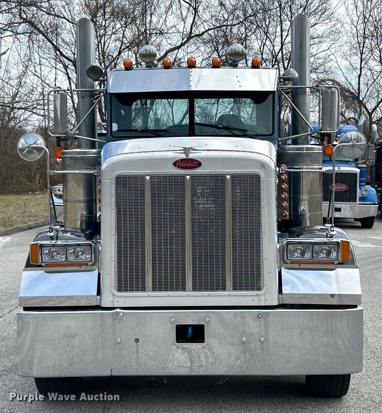 image for item EK4159 2001 Peterbilt 379 semi truck