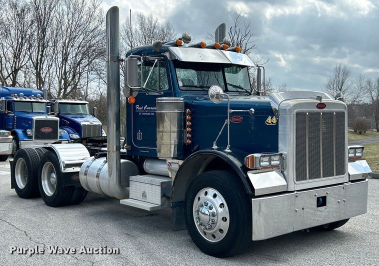 image for item EK4159 2001 Peterbilt 379 semi truck