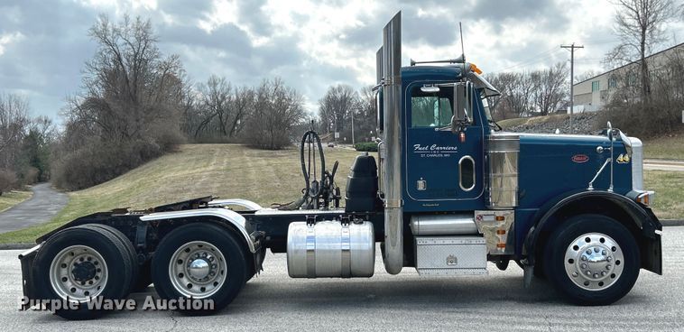 image for item EK4159 2001 Peterbilt 379 semi truck