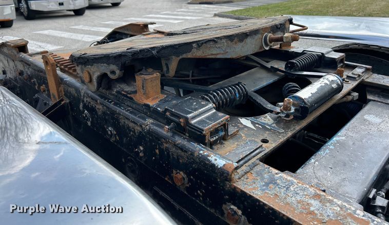 image for item EK4159 2001 Peterbilt 379 semi truck