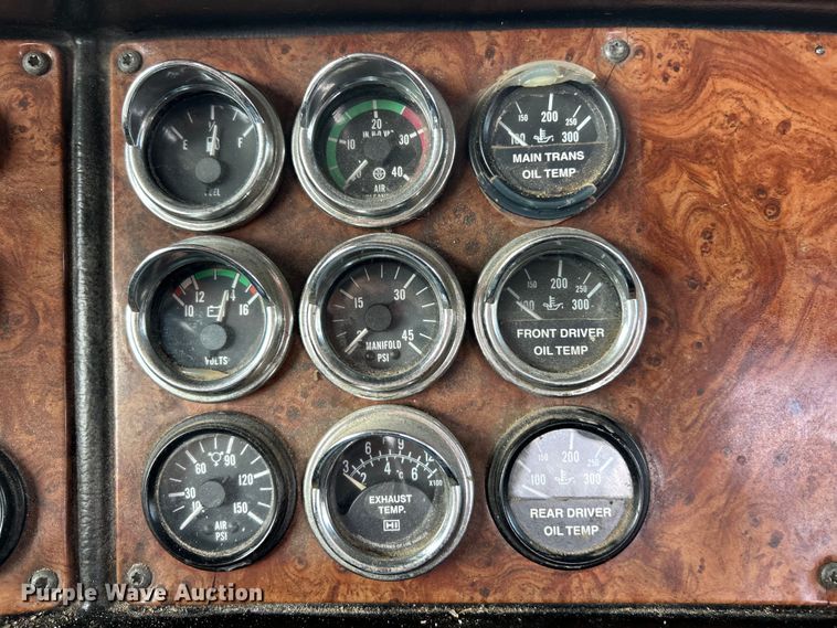 image for item EK4159 2001 Peterbilt 379 semi truck