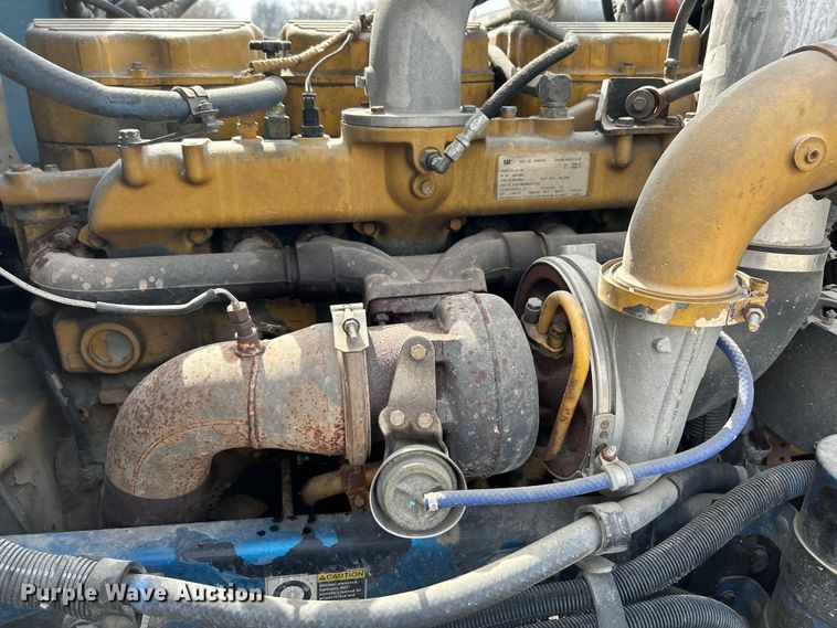 image for item EK4159 2001 Peterbilt 379 semi truck