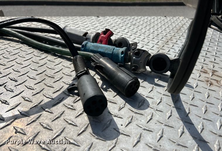 image for item EK4162 2015 Mack CHU613 semi truck