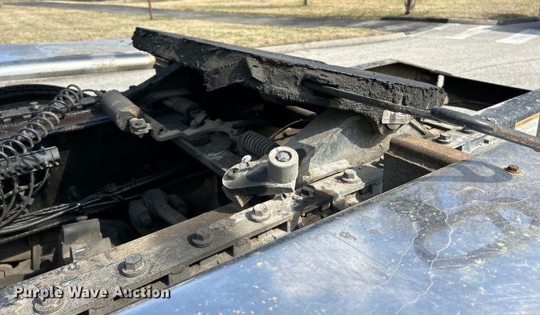 image for item EK4162 2015 Mack CHU613 semi truck