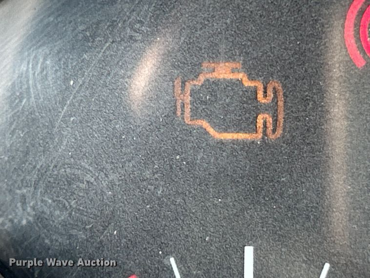 image for item EK4162 2015 Mack CHU613 semi truck