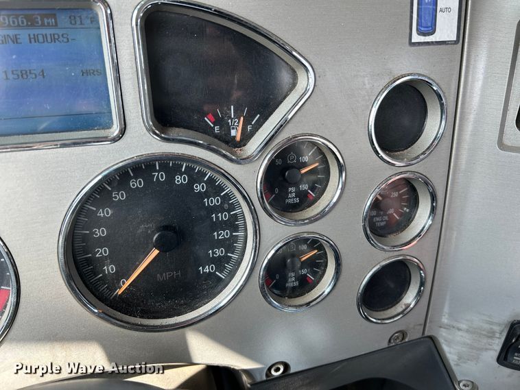 image for item EK4162 2015 Mack CHU613 semi truck