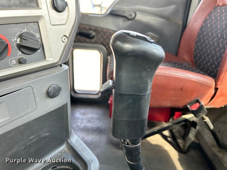 image for item EK4162 2015 Mack CHU613 semi truck