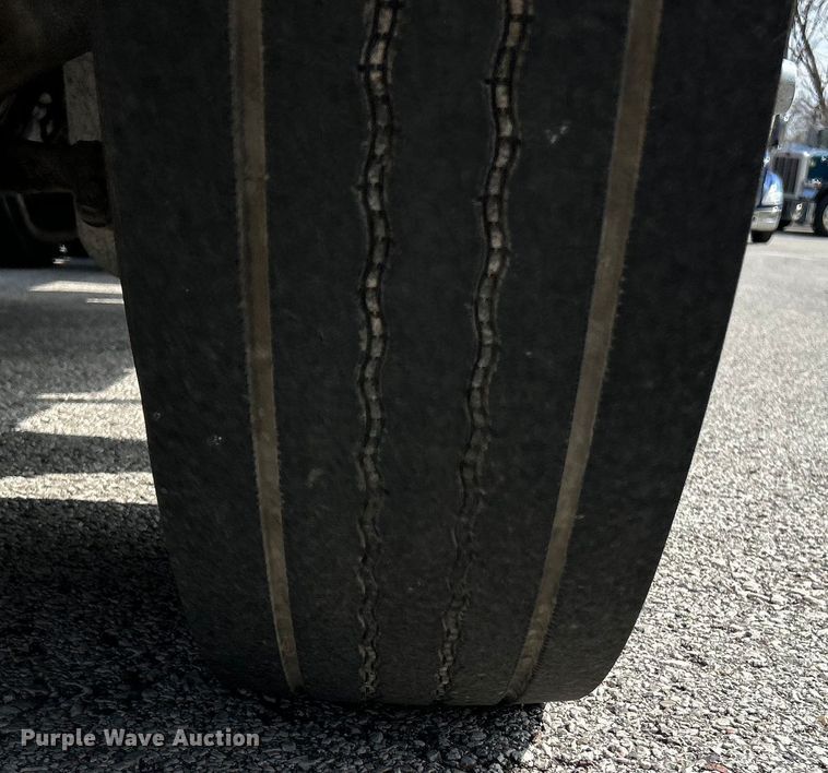 image for item EK4162 2015 Mack CHU613 semi truck