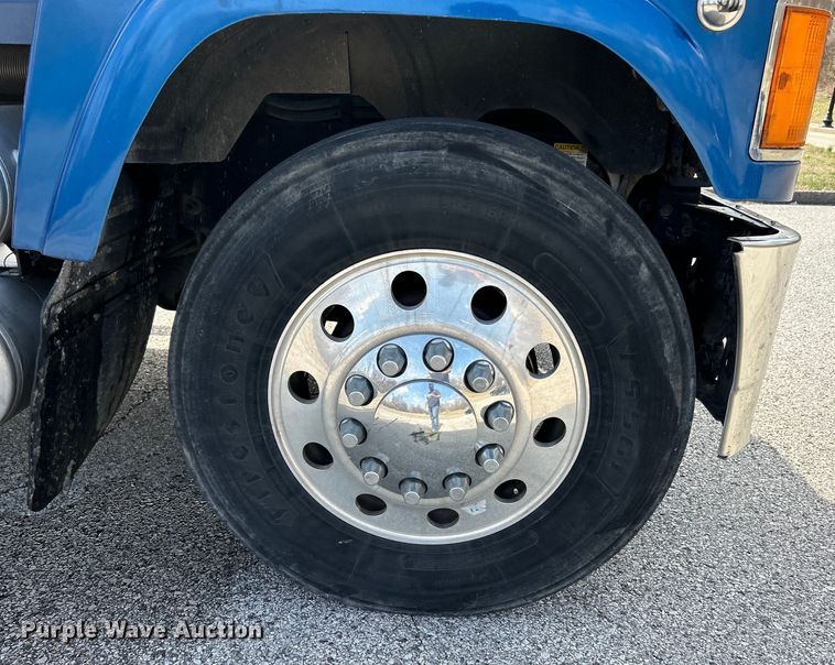 image for item EK4162 2015 Mack CHU613 semi truck