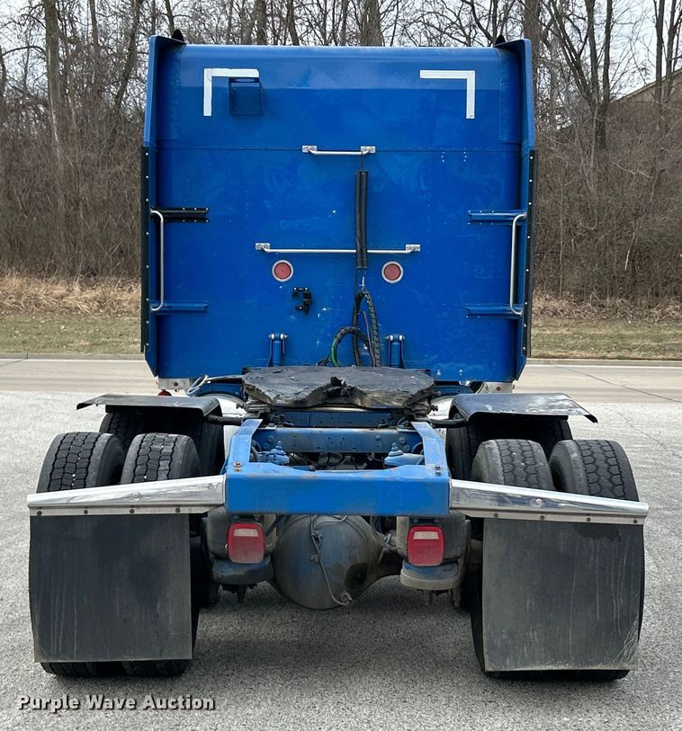 image for item EK4164 2006 Peterbilt 379 semi truck