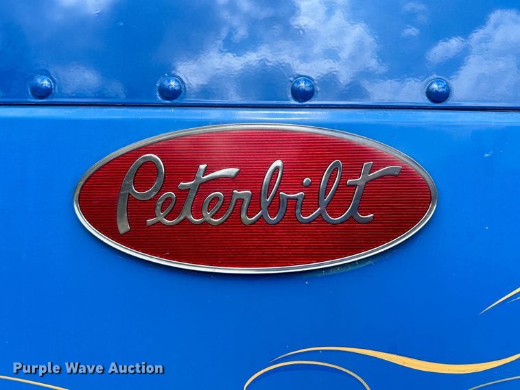 image for item EK4164 2006 Peterbilt 379 semi truck