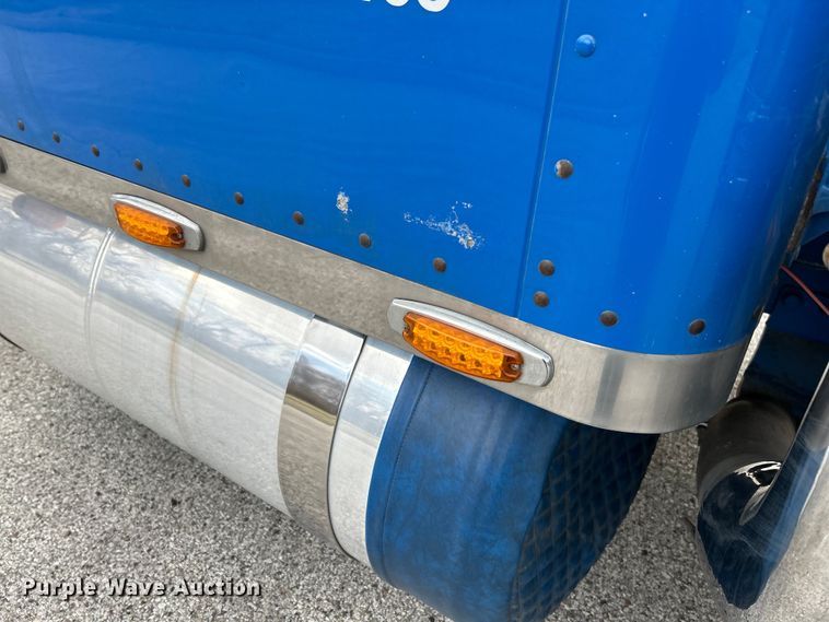 image for item EK4164 2006 Peterbilt 379 semi truck