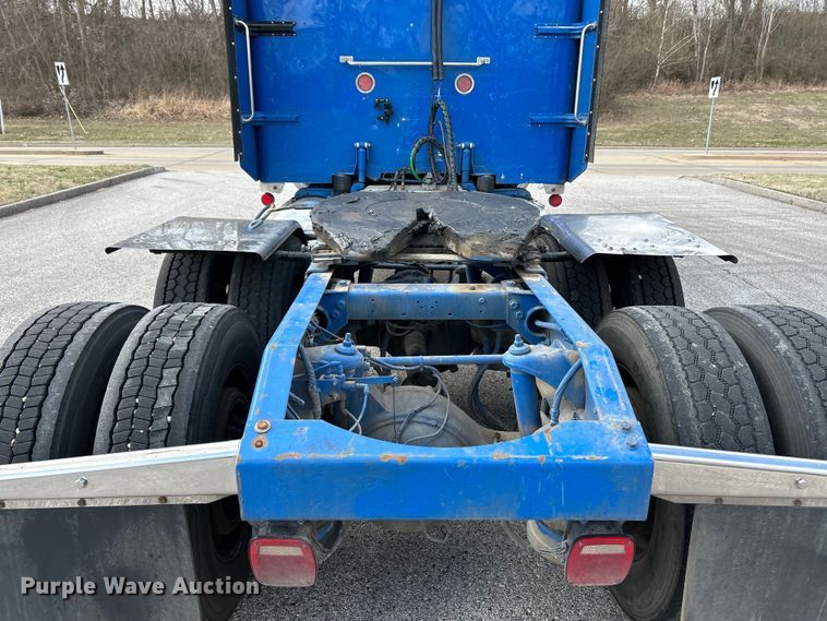 image for item EK4164 2006 Peterbilt 379 semi truck