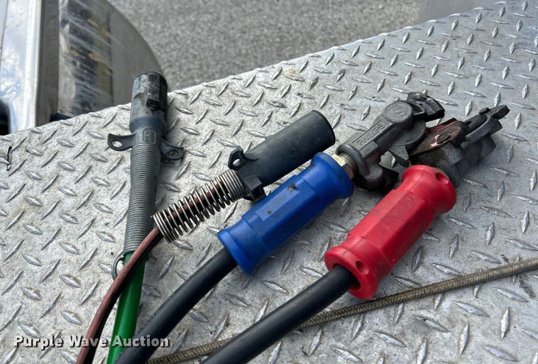 image for item EK4164 2006 Peterbilt 379 semi truck