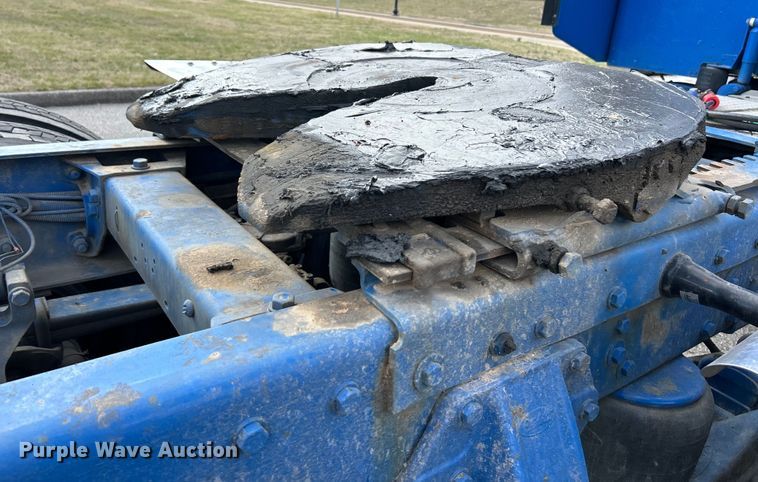 image for item EK4164 2006 Peterbilt 379 semi truck