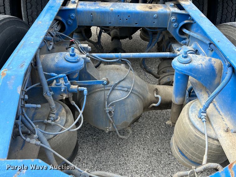 image for item EK4164 2006 Peterbilt 379 semi truck