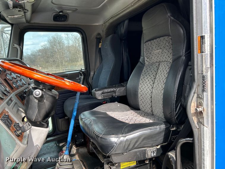 image for item EK4164 2006 Peterbilt 379 semi truck