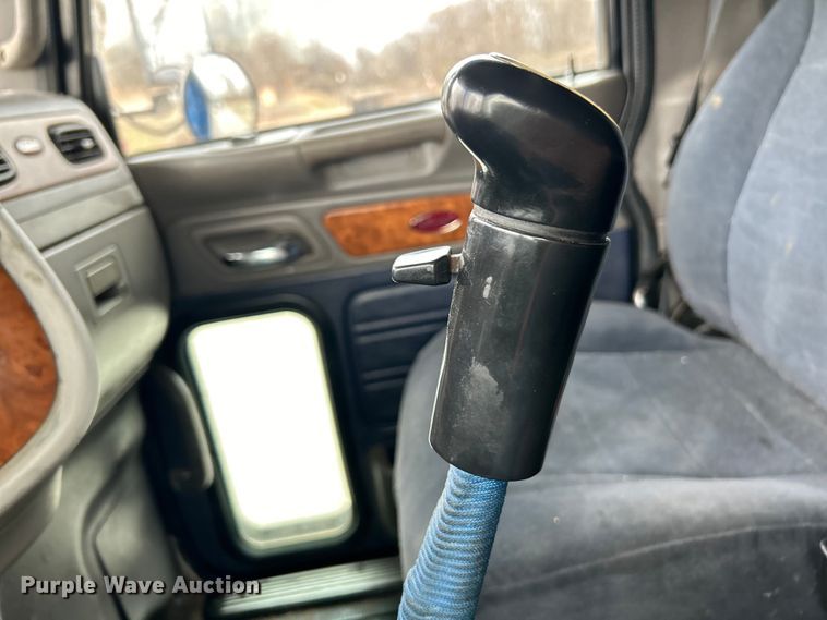 image for item EK4164 2006 Peterbilt 379 semi truck