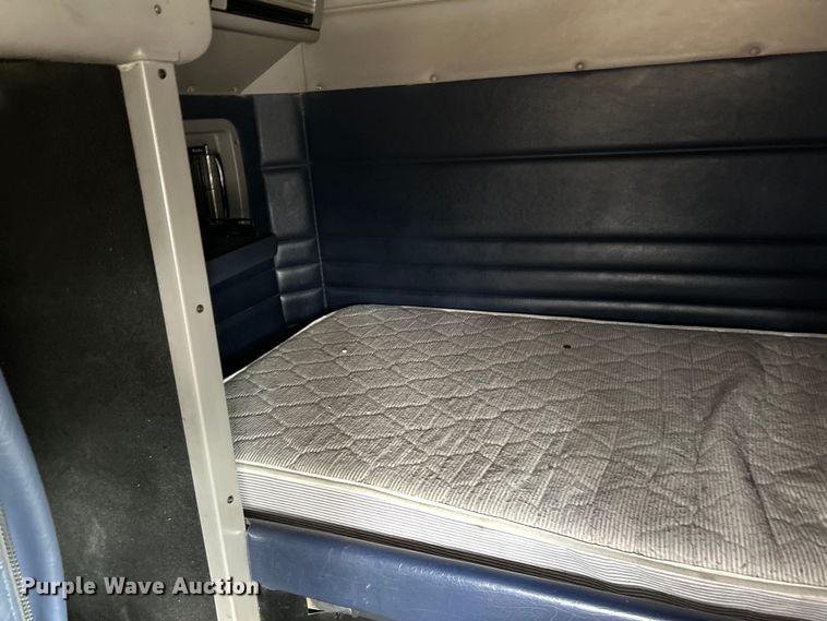 image for item EK4164 2006 Peterbilt 379 semi truck