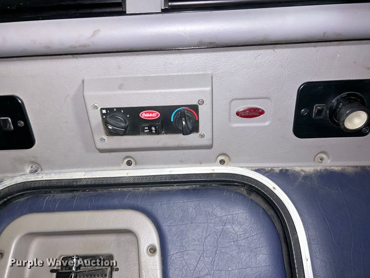 image for item EK4164 2006 Peterbilt 379 semi truck