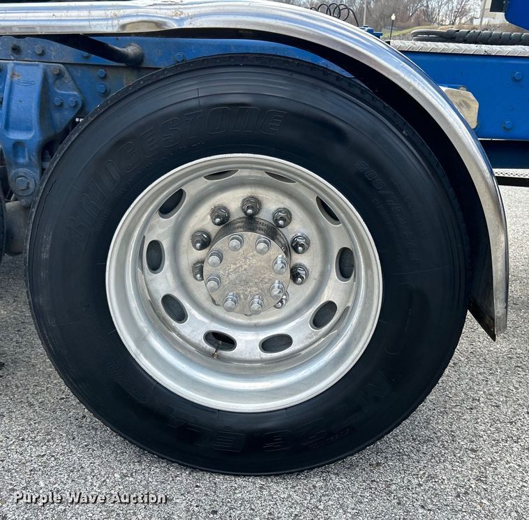 image for item EK4164 2006 Peterbilt 379 semi truck