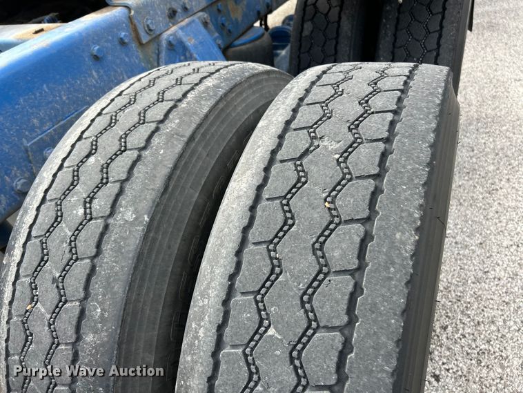 image for item EK4164 2006 Peterbilt 379 semi truck