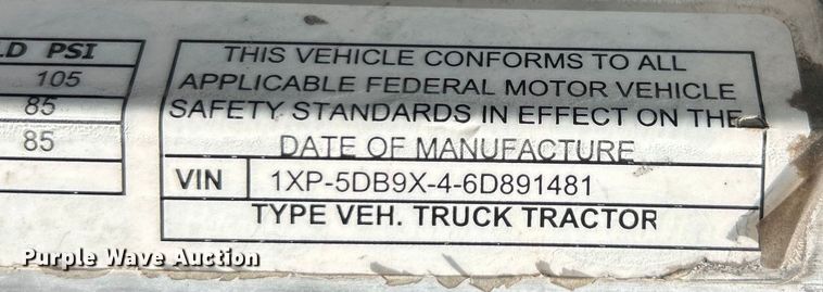 image for item EK4164 2006 Peterbilt 379 semi truck