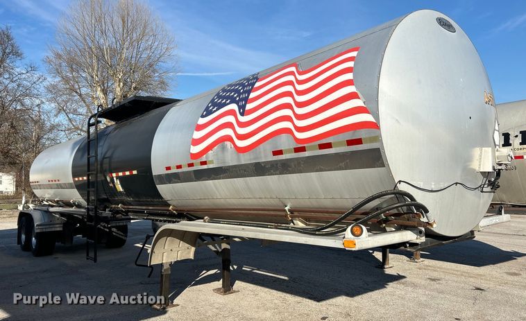 image for item EK4174 2010 Etnyre T6540 tank trailer